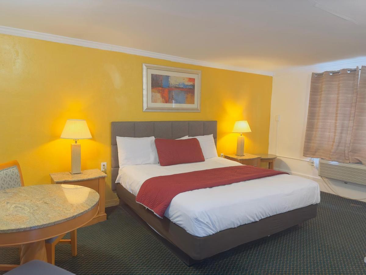 Skyline Inn Inn 3*
